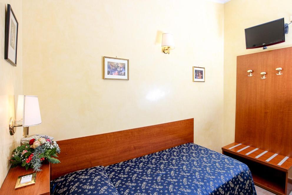 Casa Di Santa Francesca Romana A Ponte Rotto Екстер'єр фото